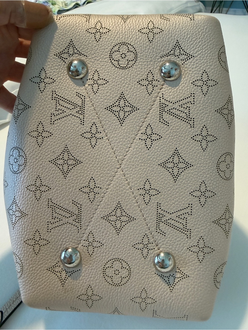 Genuine Louis Vuitton “Bella” Leather Handbag - Picture 4 of 13
